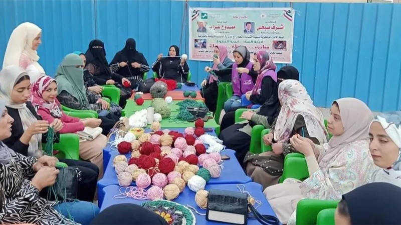 تعليم فن الكروشيه لعضوات نادي الفتاه والمرأة ببلبيس