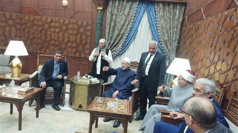 رئيس جامعة أسيوط الجديدة التكنولوجية يلتقي شيخ الأزهر