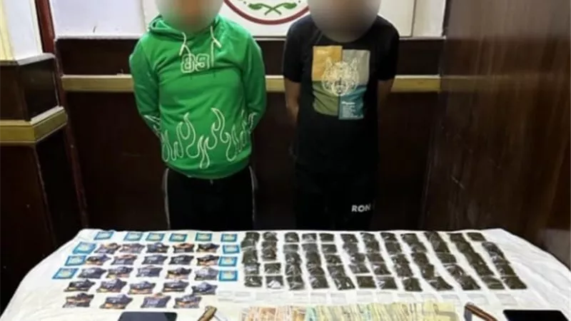ضبط شخصين بحوزتهما أستروكس وبودر بالقاهرة