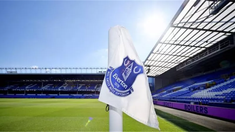 ترتيب الدوري الإنجليزي بعد خصم 10 نقاط من إيفرتون
