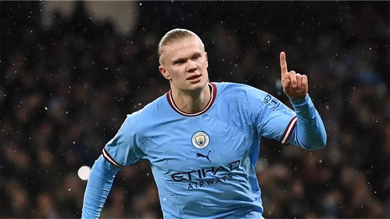 إيرلينج هالاند يفوز بجائزة اللاعب الذهبي لعام 2023