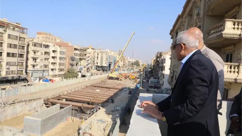 محافظ الجيزة يعاين مسارات العمل بمحور عمرو بن العاص