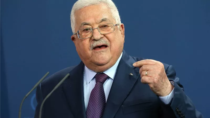 عباس يدعو بايدن إلى التدخل لوقف الإبادة الجماعية بحق الفلسطينيين