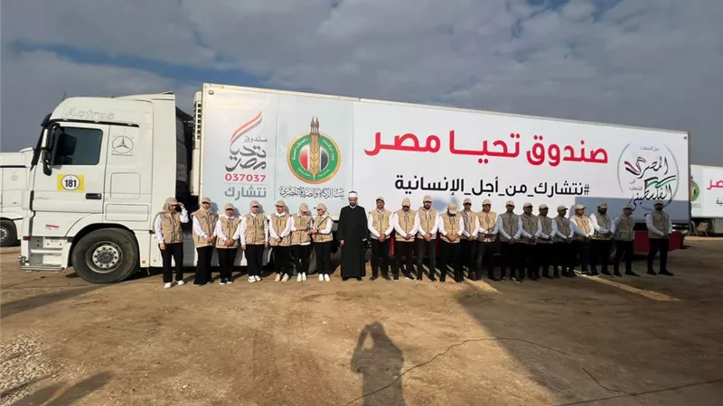 بيت الزكاة ينطلق بقافلة إغاثية من 40 شاحنة في غزة