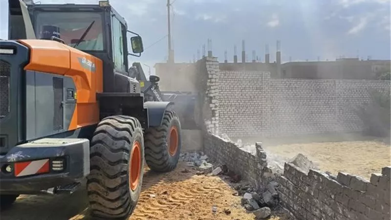 إزالة ٤٤ حالة تعدٍّ على الأراضي الزراعية بالإسماعيلية