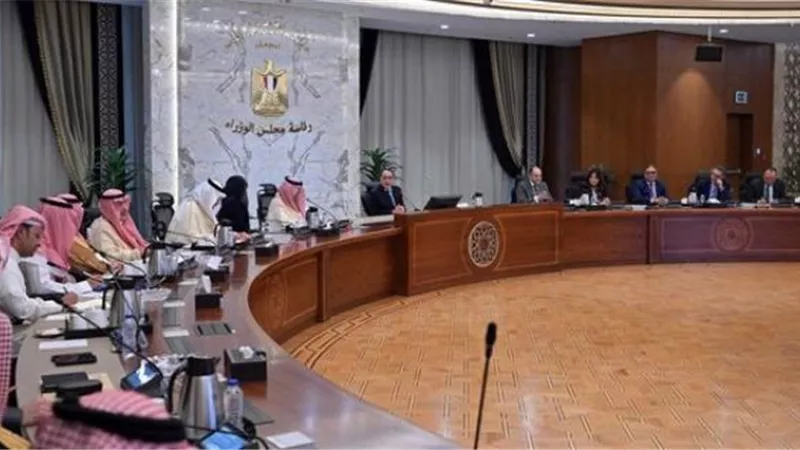 بالتفاصيل.. رئيس الوزراء يلتقي وزير التجارة السعودي والوفد المرافق له