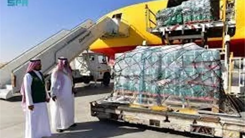 السعودية ترسل طائرتي إغاثة إلى مطار العريش تمهيدًا لنقلهما إلى قطاع غزة