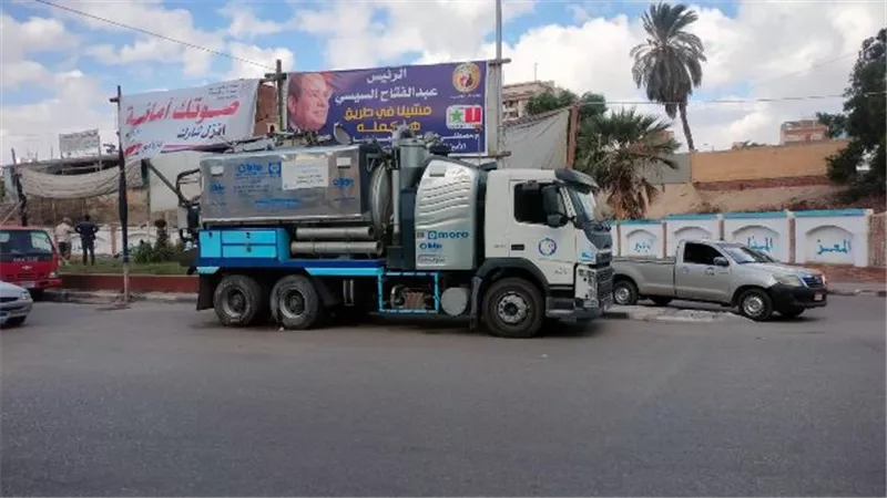 العاصفة هزمت الاشجار وانتشار سيارات سحب المياة بالإسماعيلية