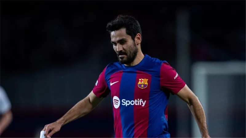 جوندوجان يوضح حقيقة رحيله عن برشلونة الى الدورى التركى