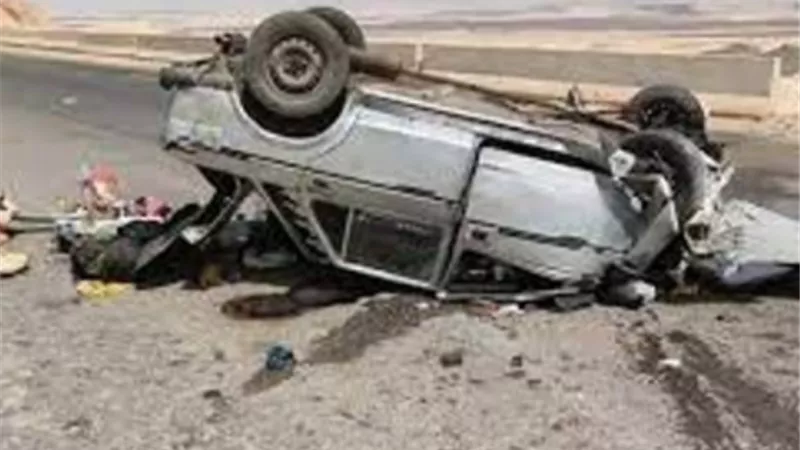 إصابة 3 فى انقلاب سيارة أعلى الطريق الصحراوى بالعياط