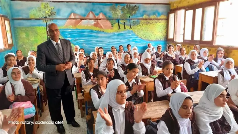 مدير تعليم المنيا يتابع مدارس إدارة ملوي التعليمية
