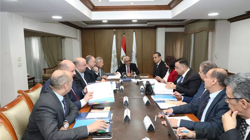 المشروعات التعليمية: توفير20 الف عامل للاستعانة بهم كخدمات معاونة