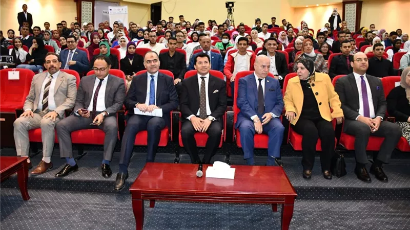وزير الشباب يشهد جلسة حوارية لمبادرة شارك الكلمة كلمتك