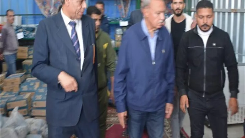 محافظ القليوبية يوجه بإحكام الرقابة على عملية تداول السلع الغذائية