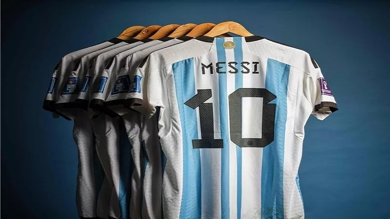 قميص ميسى بمونديال 2022 للبيع بـ 10 ملايين دولار