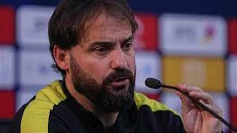 مدرب الوحدة السعودى السابق على رادار الزمالك