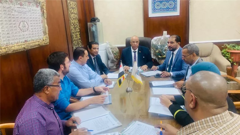 رئيس جامعة الأقصر يعقد اجتماعى مجلس الدراسات العليا