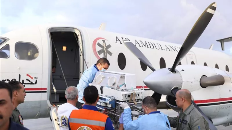 الصحة: الإسعاف الطائر ينقل 12 طفلا من الأطفال الفلسطينيين المبتسرين إلى مستشفى العاصمة الإدارية الجديدة