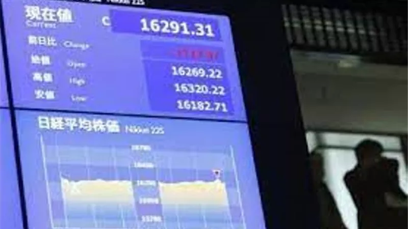 نيكي ينخفض وسط عمليات بيع لأسهم شركات السيارات بسبب ارتفاع الين