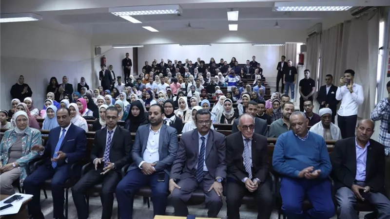 افتتاح المؤتمر الطلابي الأول بكلية الآثار بشأن تحديات القرن الـ21