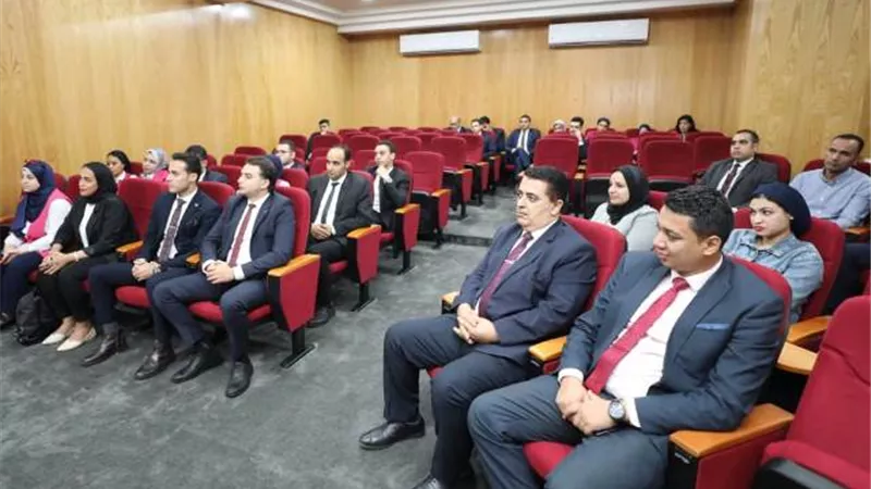 دورة تدريبية للمتعاملين بالصفوف الأولى مع الركاب بمطار القاهرة
