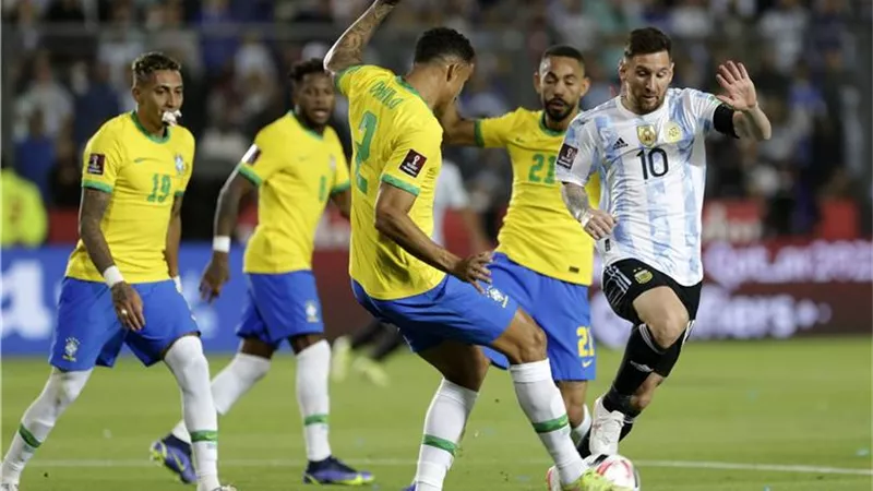 القنوات الناقلة لمباراة البرازيل والأرجنتين بتصفيات كأس العالم