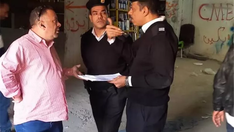 جهاز 6 أكتوبر يغلق 5مبانى ويسحب العدادات بالتعاون مع شرطة التعمير