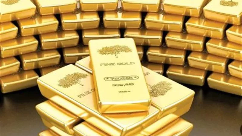 الذهب يتراجع إلى أقل من ألفي دولار بعد توقف هبوط الدولار