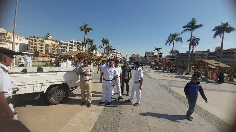 تحرير ٦٣ محضر وتنفيذ ٤٢ إزالة إدارية فى حملتى مرافق بالأقصر