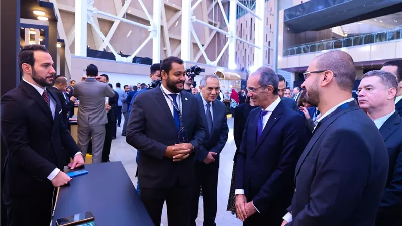 لرفع كفاءة الإنترنت..خطة لإحلال شبكات النحاس بكابلات الألياف الضوئية ..الاتصالات تكشف