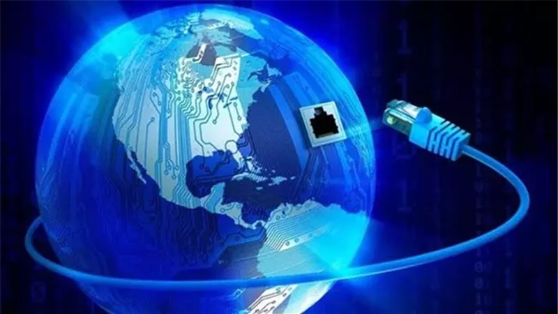 طلعت : ضخ استثمارات بأكثر من 100 مليار جنيه لرفع كفاءة الإنترنت