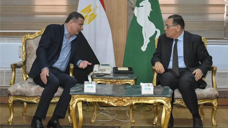 محافظ الشرقية يلتقي رئيس البنك الزراعي المصري