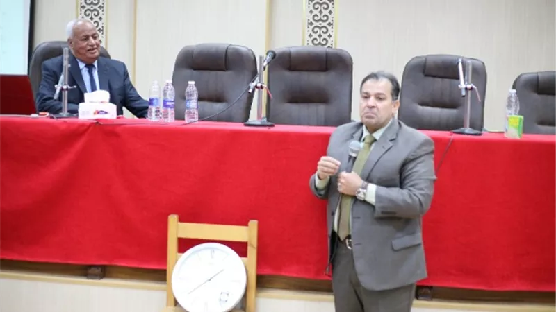 رئيس جامعة جنوب الوادي يشهد ورشة عمل تدريس الطلاب المتفوقين