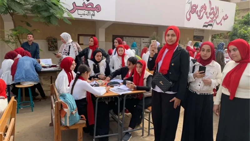 1500 طالب وطالبة يمثلون 350 مدرسة تحت شعار يوم فى حب مصر