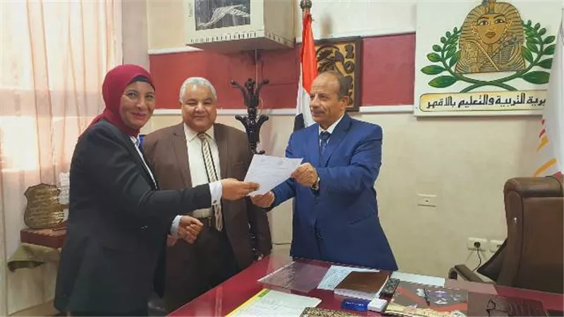 تسليم أوامر التكليف للمديرين الجدد بالمبادرة الرئاسية بالأقصر