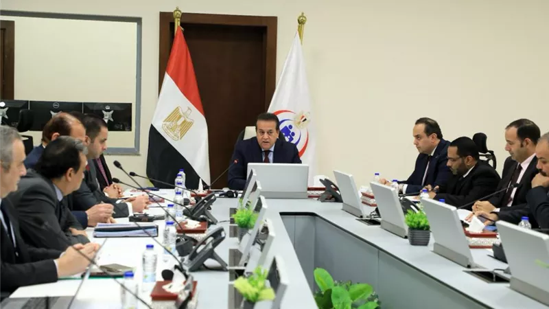 وزير الصحة يوجه الشكر للعاملين بالوزارة على التعامل الأمثل لاستقبال الأشقاء الفلسطينين