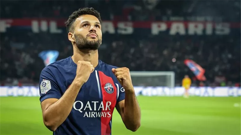 رسميا .. باريس سان جيرمان يفعل بند شراء راموس من بنفيكا