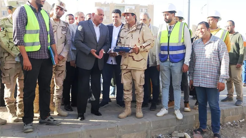 محافظ السويس يتفقد بدء اعمال التطوير بمدينة الايمان بحي الاربعين