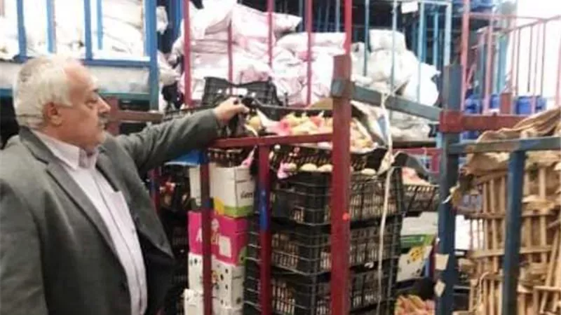 ضبط 20 طن فاكهة غير صالحة بثلاجات حفظ مواد غذائية ببلبيس