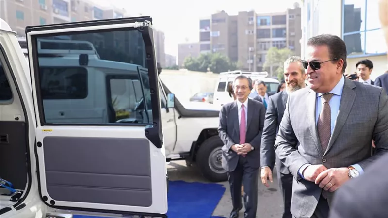 وزيرالصحة يشهد استلام سيارات نقل اللقاحات المبردة من اليابان
