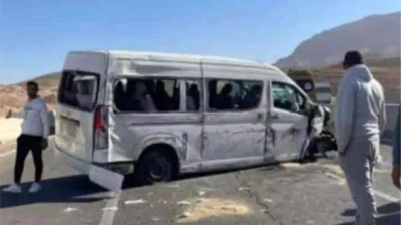 حادث مروع لطلاب جامعة الجلالة بطريق السخنة.. صور