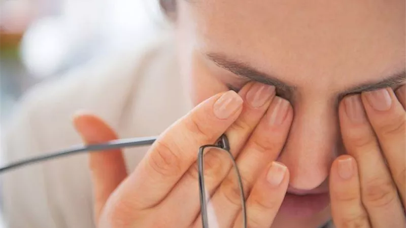 علامات مبكرة للخرف يمكن أن تظهر في العين