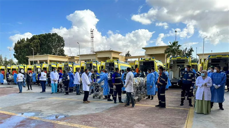 الهلال الأحمر المصري يرفع حالة الاستعداد لإرسال مساعدات إلى غزة بشكل أكبر اليوم