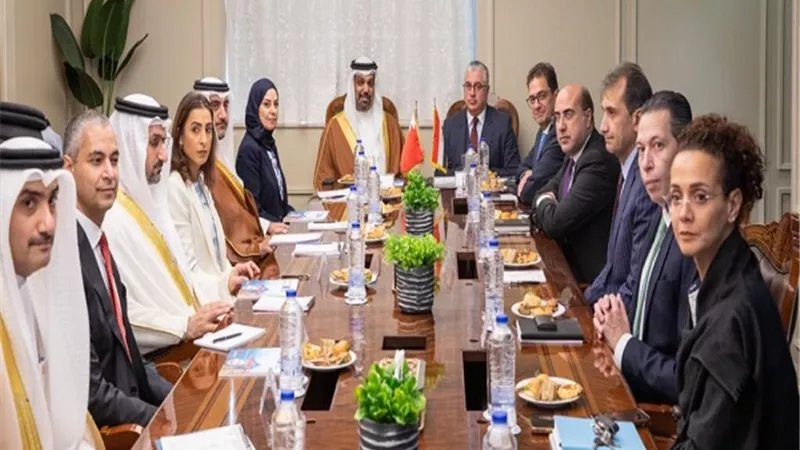 وزير المالية البحريني: مشروعات البنية التحتية فتحت آفاقاً واعدة للاستثمار بالمنطقة الاقتصادية للقناة