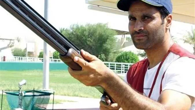 وزير الرياضة يهنئ عزمي محيلبة بفضية بطولة العالم في قطر