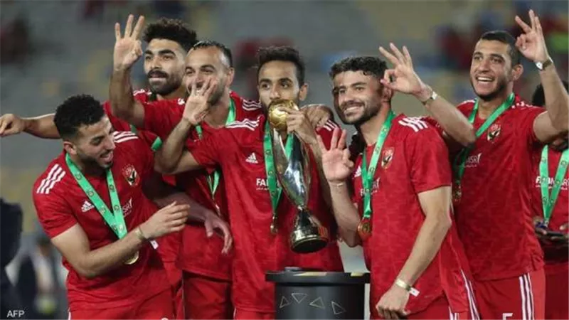 الأهلى يطالب الكاف بإرسال مكافآت الدوري الإفريقي والسوبر