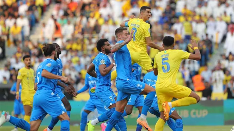بالفيديو .. لاعبو النصر يحتفلون مع جماهيرهم بالفوز على الأخدود