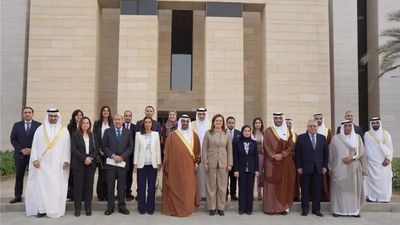 وزيرة التخطيط تبحث التعاون مع وفد وزاري بحريني