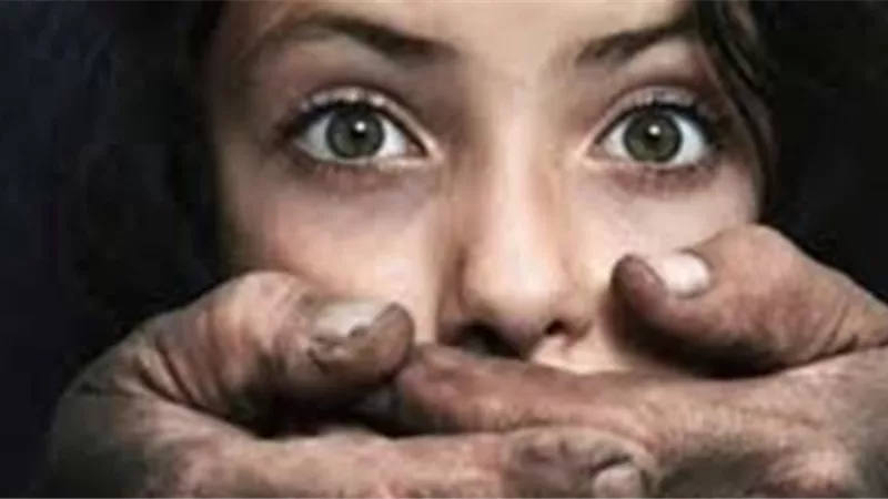 الحبس عامين للمتهم بهتك عرض طفلة بالقطامية