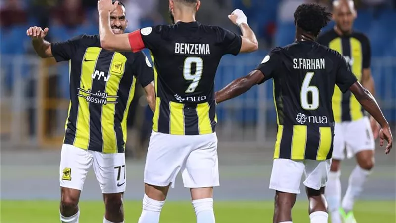 اتحاد جدة يستعيد نجم وسط الفريق أمام ضمك فى الدوري السعودي